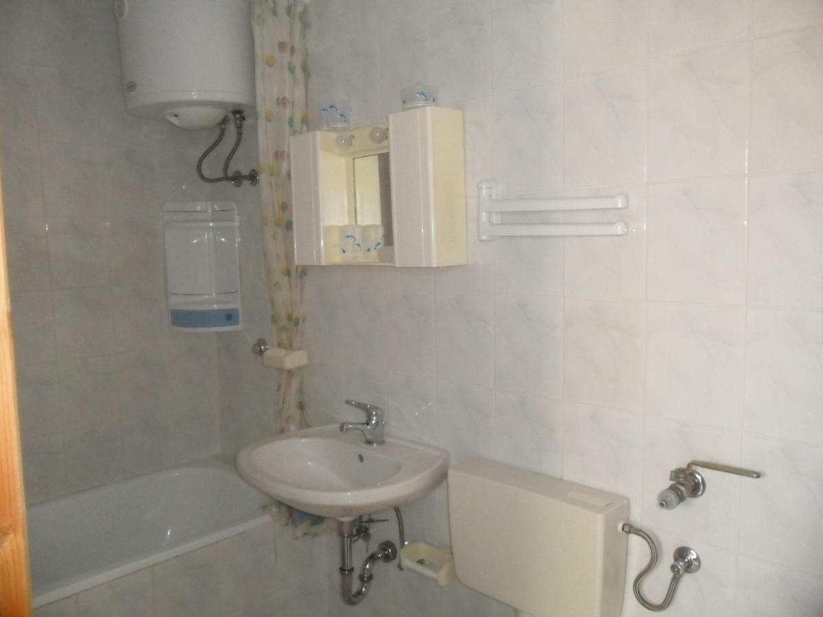 Apartments Simpa Njivice Ngoại thất bức ảnh