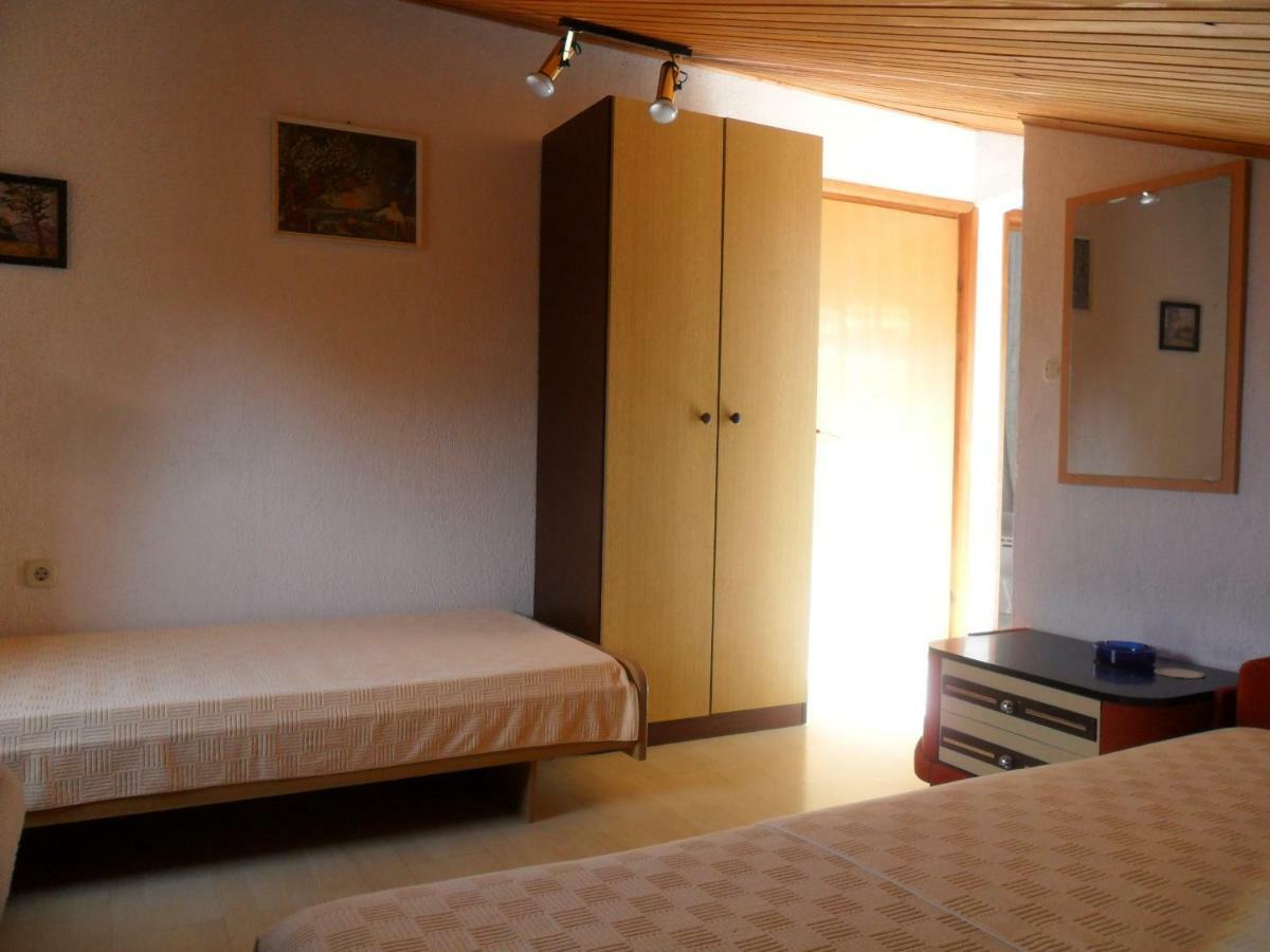Apartments Simpa Njivice Ngoại thất bức ảnh