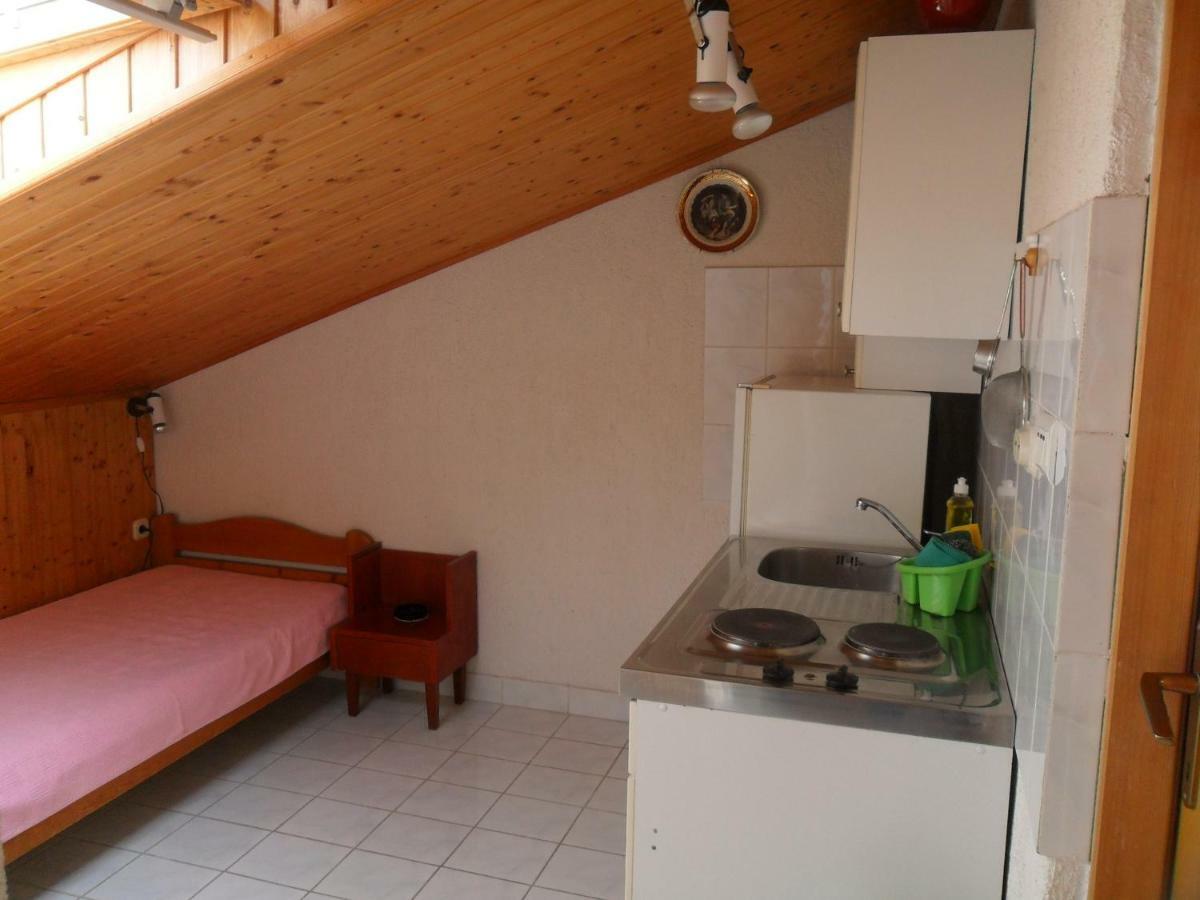 Apartments Simpa Njivice Ngoại thất bức ảnh