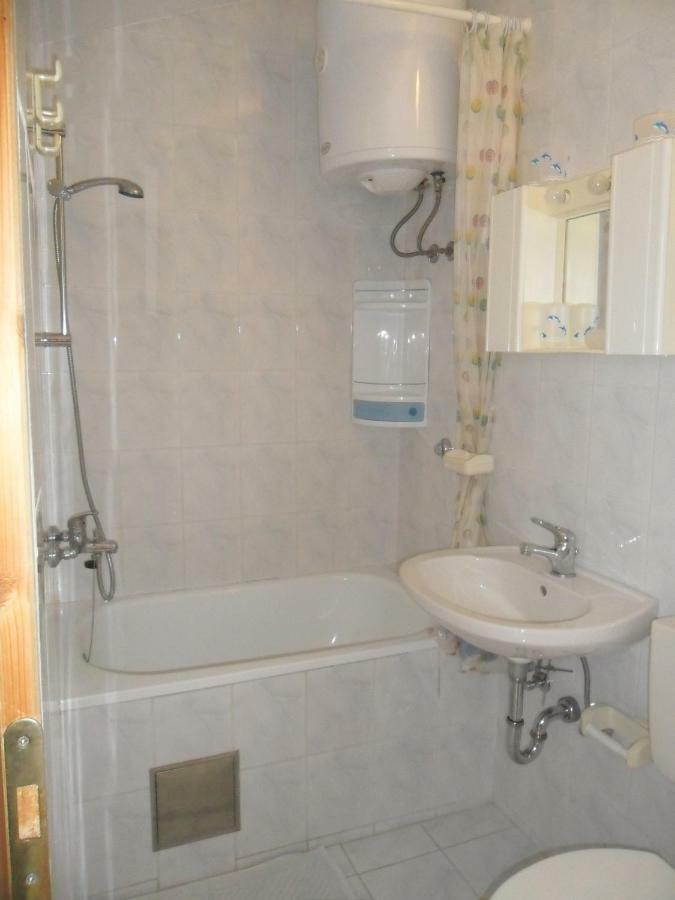 Apartments Simpa Njivice Ngoại thất bức ảnh