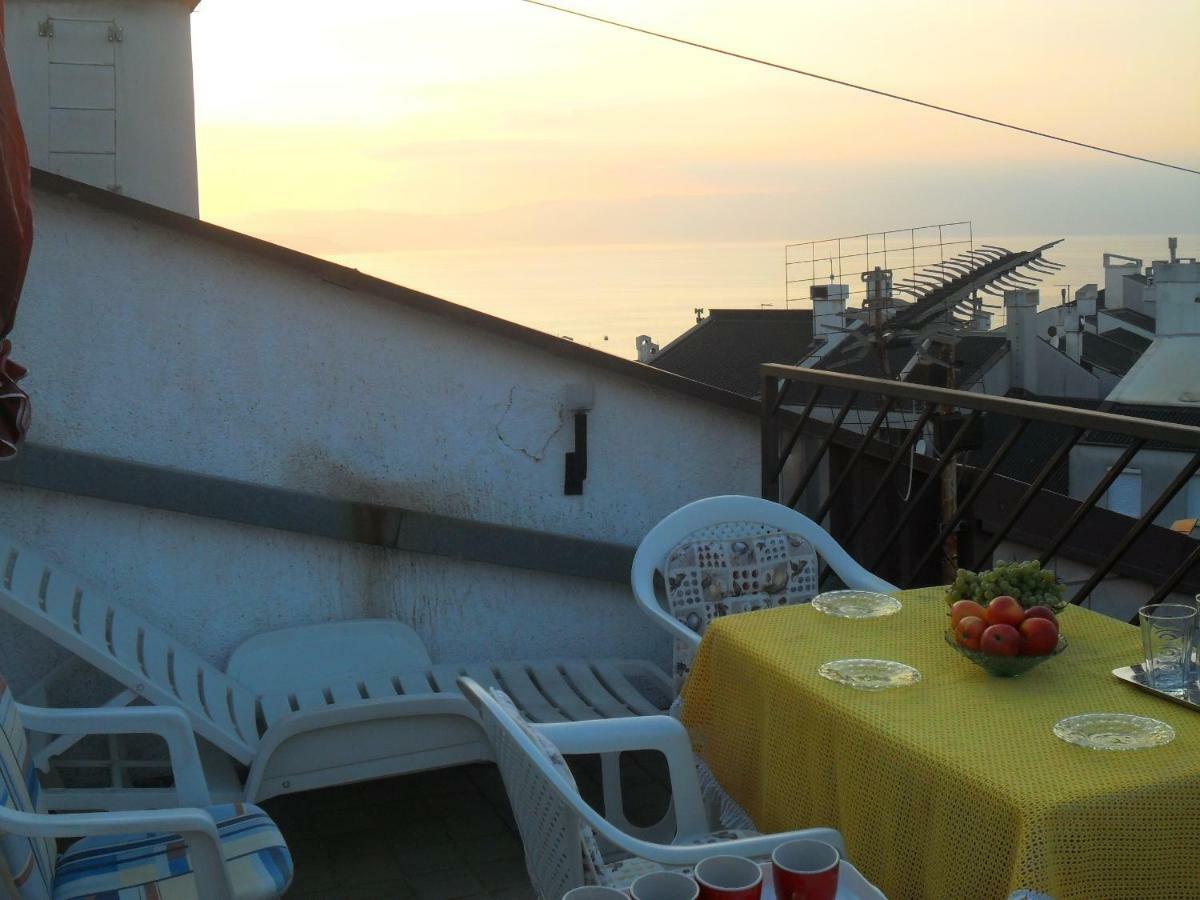 Apartments Simpa Njivice Ngoại thất bức ảnh